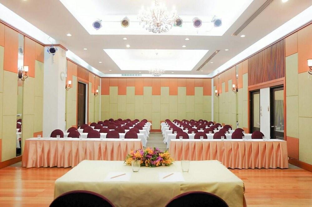 The Patra Hotel - Rama 9 Bangkok Exterior photo